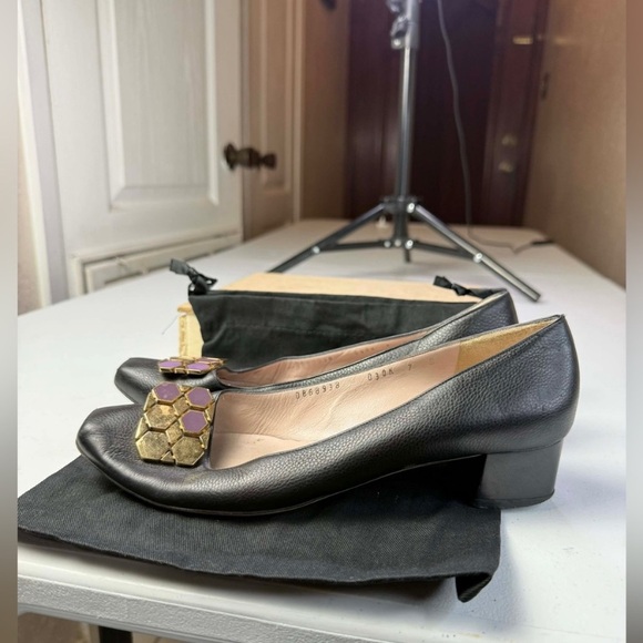 Salvatore Ferragamo Pumps, Size 7 - Picture 6 of 15